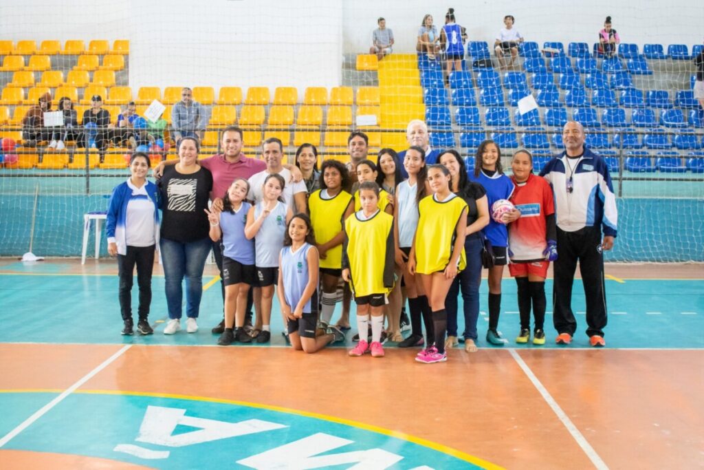 Prefeitura Incentiva Prática Esportiva de Moradores com Jogos